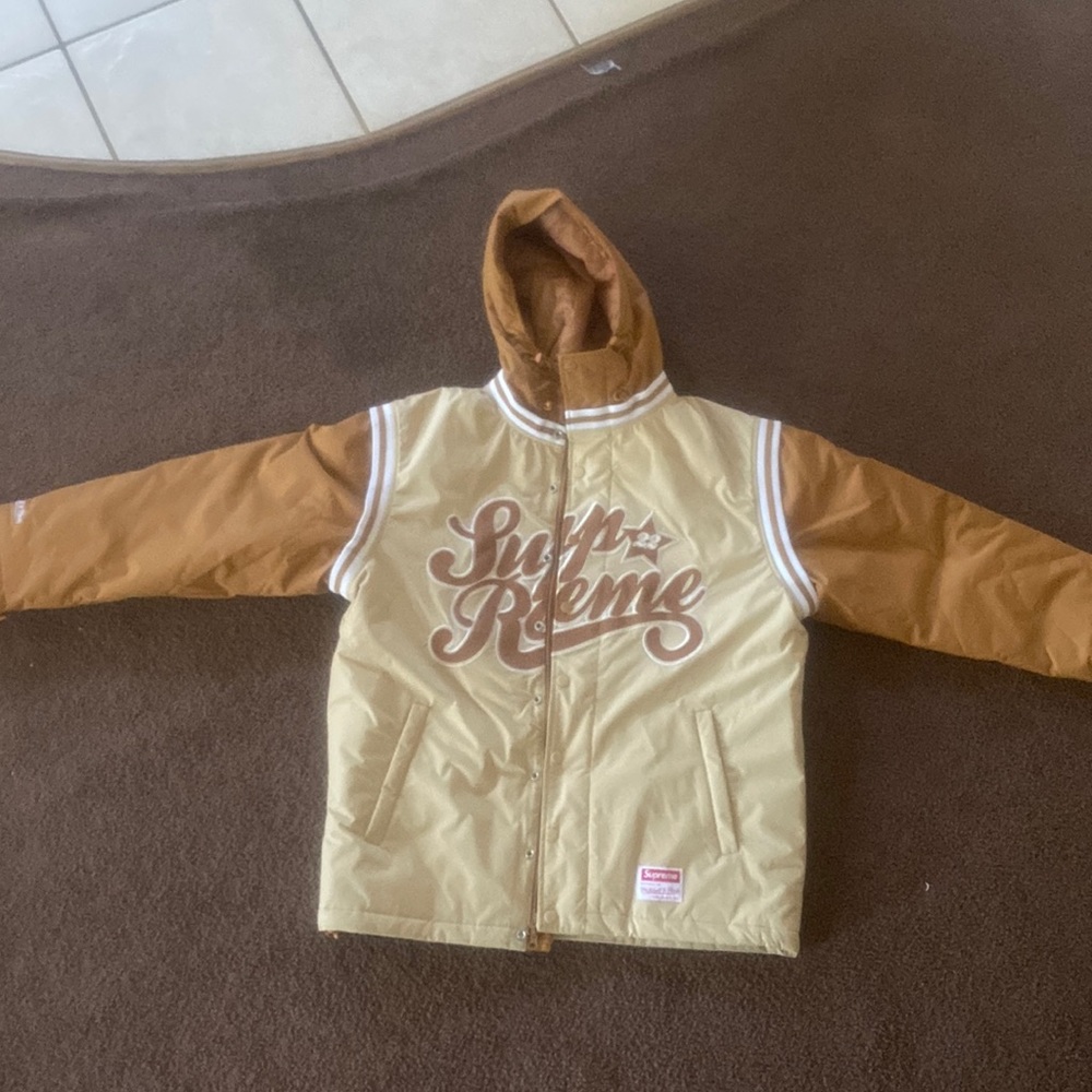 Selling because I bought the wrong size and supreme wont let me return it.